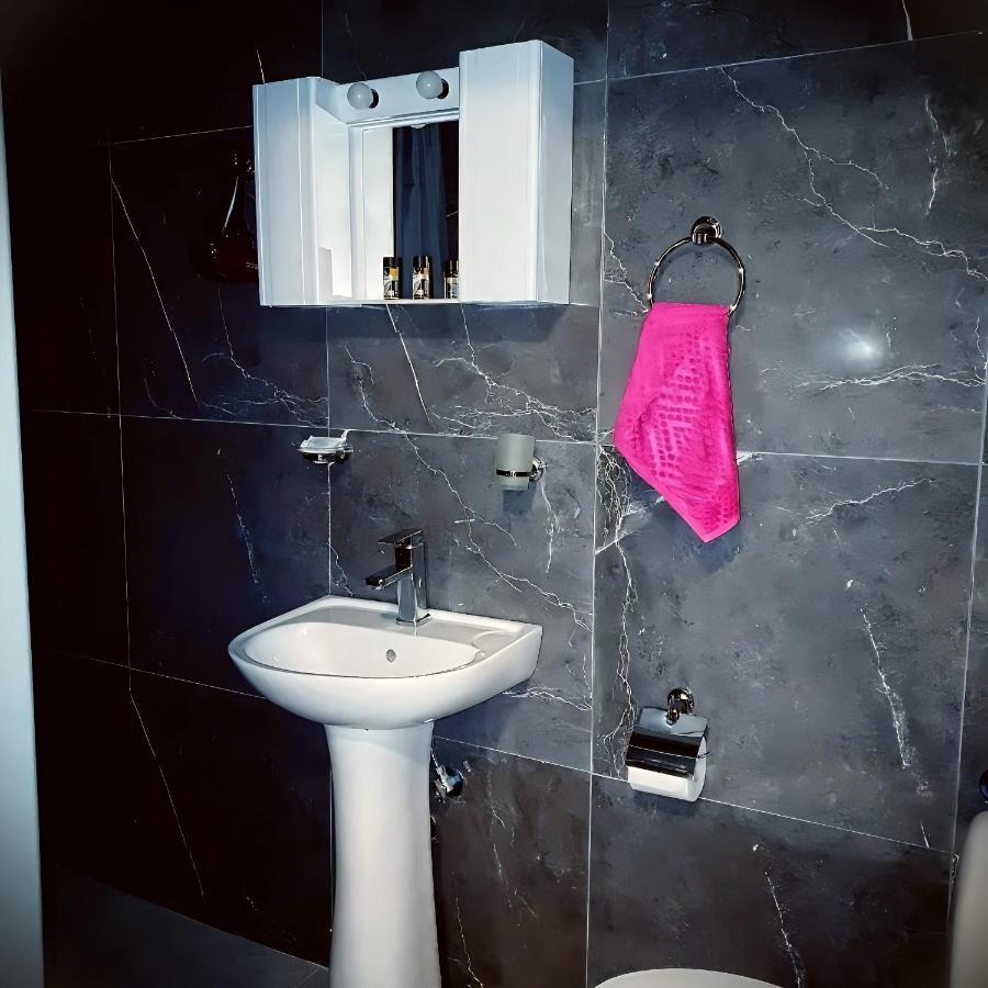 Centrally Apartments Ksanti Zewnętrze zdjęcie
